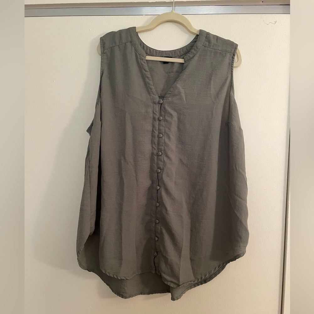 Torrid size 3 tank top - Picture 2 of 4